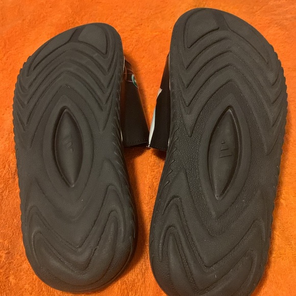 Adidas x YU-GI-OH! Reptossage Slides ‘Dark Magician’ [HQ4274] Men’s Size… - Picture 7 of 9